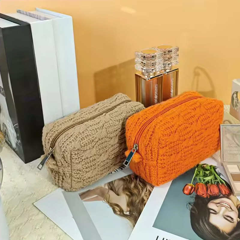 Bolsa de cosméticos de punto hueca, gruesa y esponjosa